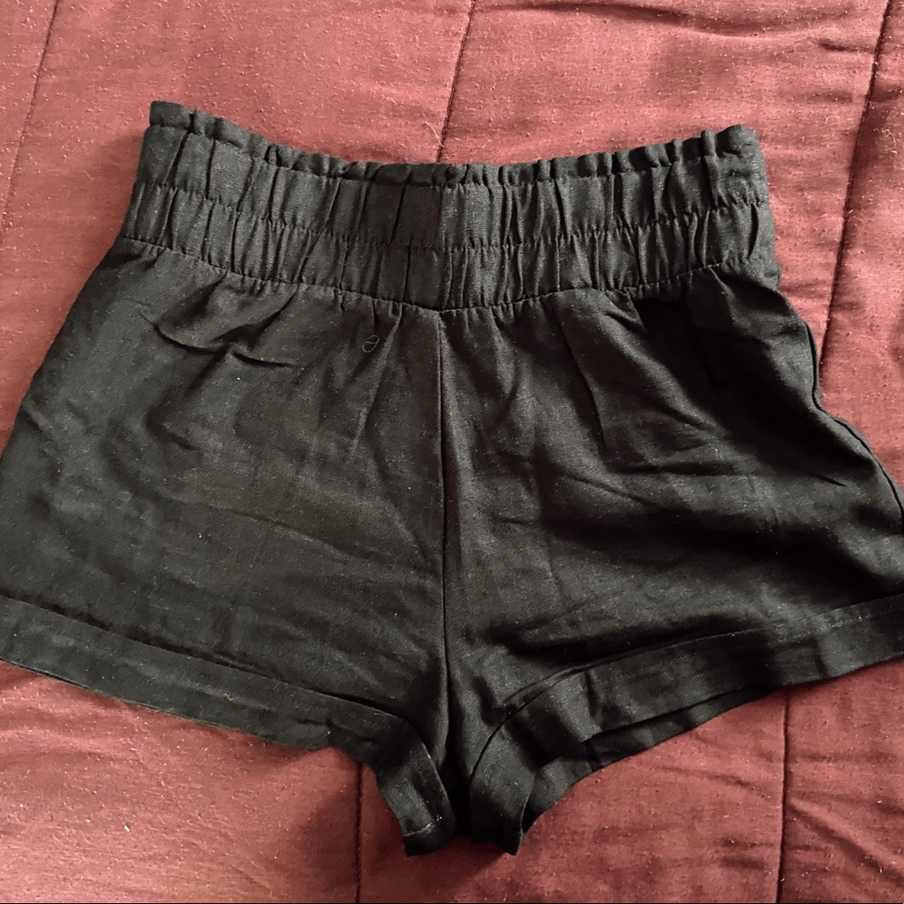 Forever 21 Black Smocked Linen Blend Shorts Women’s Medium
